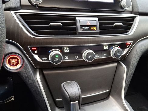 Used 2019 Honda Accord EX image 16