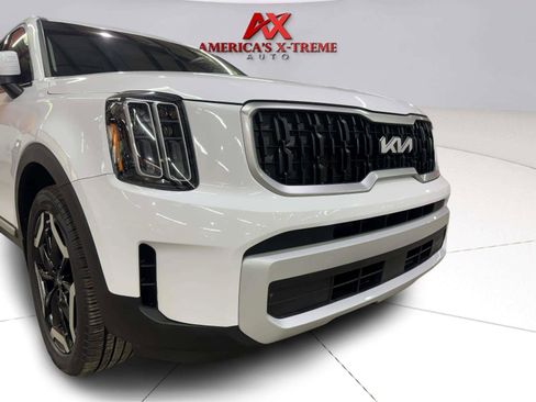 Used 2023 Kia Telluride EX w/ EX Captain's Chair Package FWD image 11