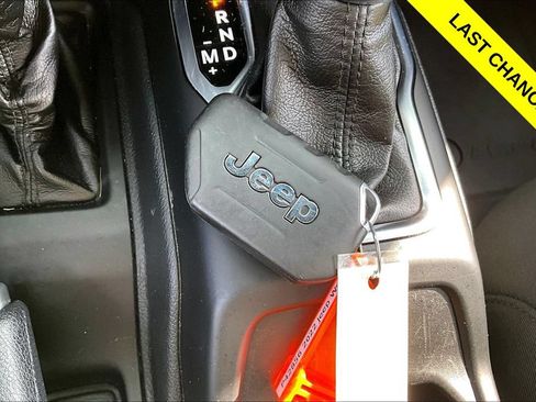 Used 2022 Jeep Wrangler Unlimited Sport AWD/4WD image 11
