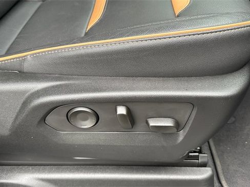 Used 2023 GMC Yukon AT4 image 24