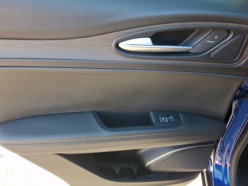 Used 2023 Alfa Romeo Stelvio Ti image 19