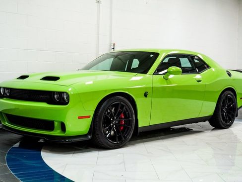 Used 2023 Dodge Challenger SRT Hellcat w/ Driver Convenience Group image 4