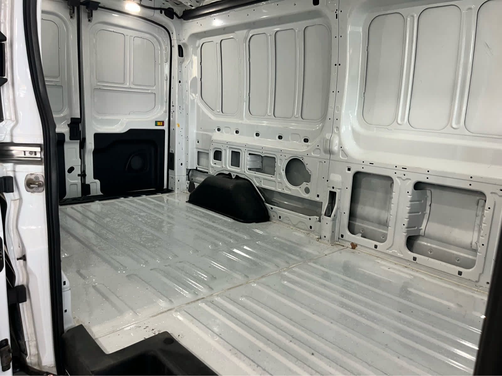 Certified 2024 Ford Transit 250 148 Medium Roof RWD image 41
