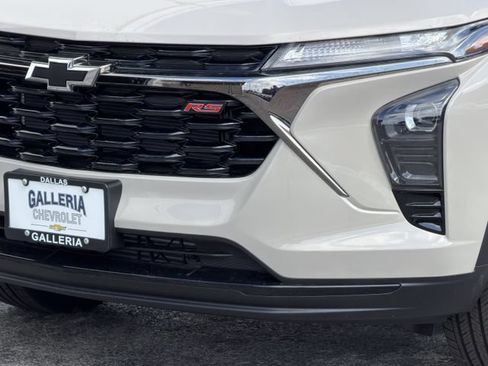 New 2026 Chevrolet Trax RS w/ Sunroof Package FWD image 7