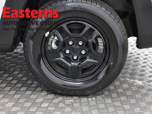 Used 2021 Jeep Renegade Sport image 33