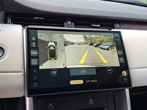 Used 2025 Land Rover Discovery Sport S image 17