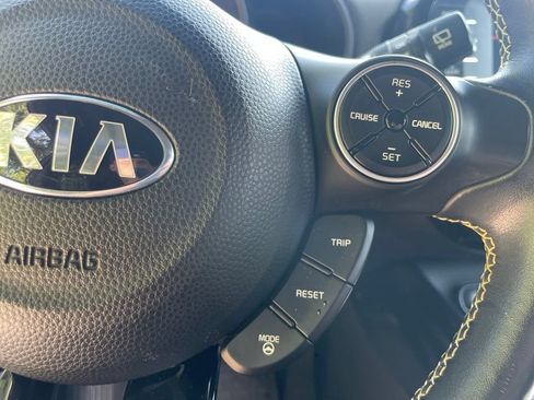 Used 2015 Kia Soul + w/ Primo Package FWD image 12