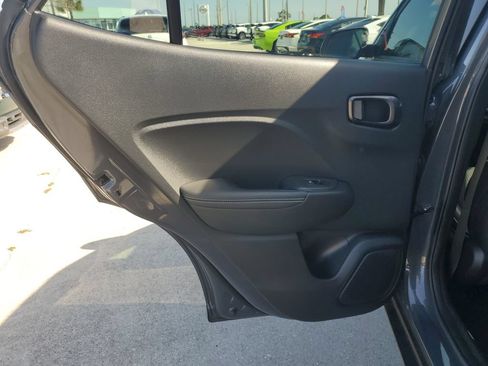 Used 2024 Hyundai Venue Limited FWD image 15