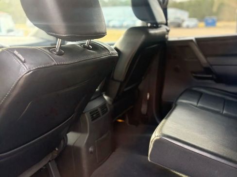 Used 2011 Nissan Titan SL w/ SL Technology Pkg image 27