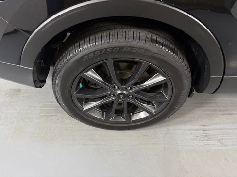 Used 2017 Ford Explorer XLT w/ Equipment Group 202A image 20