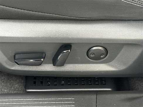 Certified 2025 Nissan Rogue SL image 12