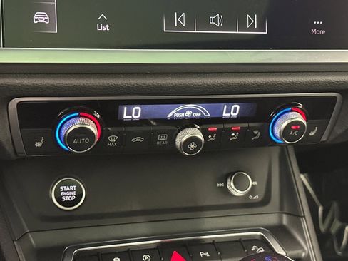 Used 2023 Audi Q3 2.0T Premium w/ Black Optic Sport Package image 19