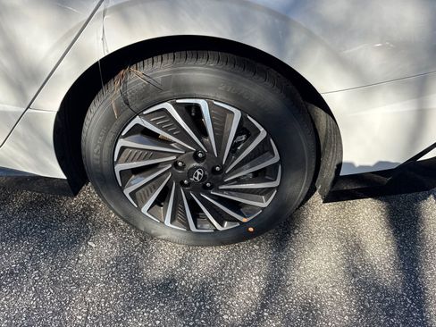 New 2026 Hyundai Sonata Limited FWD image 21