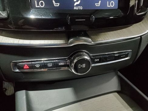 Used 2018 Volvo XC60 T8 Inscription w/ Advanced Package image 34