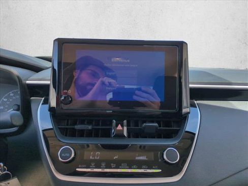 Used 2025 Toyota Corolla LE FWD image 14
