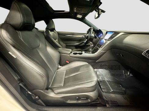 Used 2017 INFINITI Q60 2.0t w/ Premium Plus Package 2.0T AWD/4WD image 34