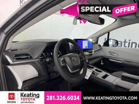 New 2026 Toyota Sienna XLE FWD image 2