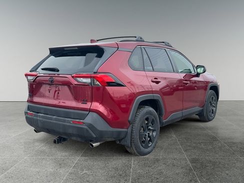 Used 2019 Toyota RAV4 LE w/ Carpet Mat Package image 5