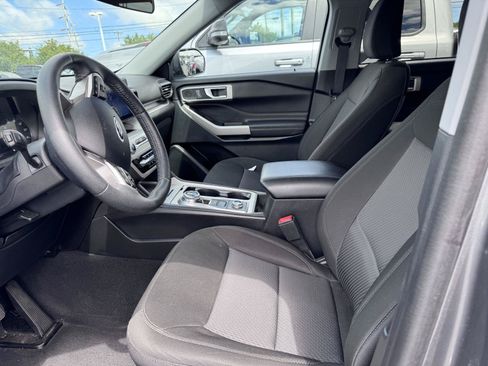 Used 2024 Ford Explorer XLT AWD/4WD image 11