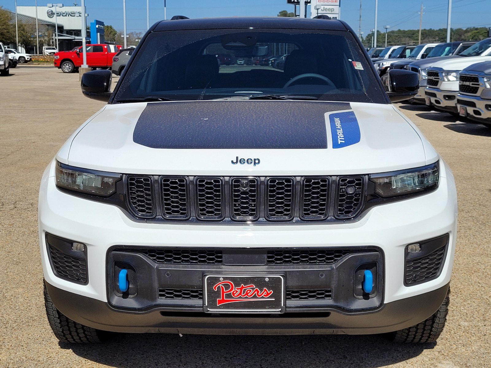 New 2022 Jeep Grand Cherokee Trailhawk w/ Advanced Protech Group II AWD/4WD image 2