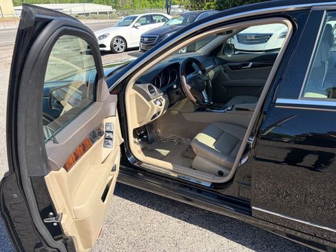 Used 2014 Mercedes-Benz C 250 Sedan image 10