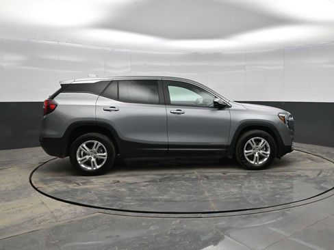 Used 2024 GMC Terrain SLE image 9