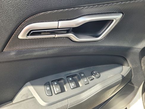 Used 2023 Kia Sportage LX image 11