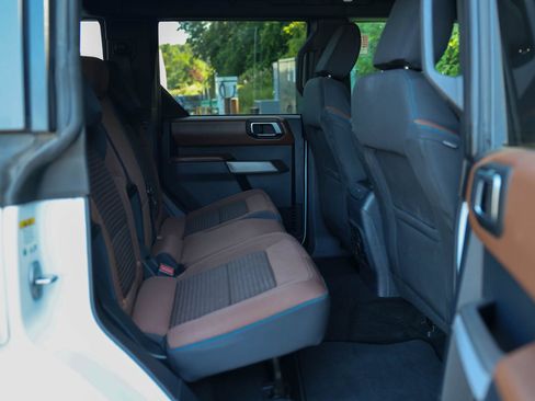 Used 2022 Ford Bronco Outer Banks AWD/4WD image 11