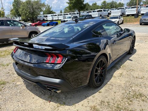 Used 2025 Ford Mustang GT Premium RWD image 8