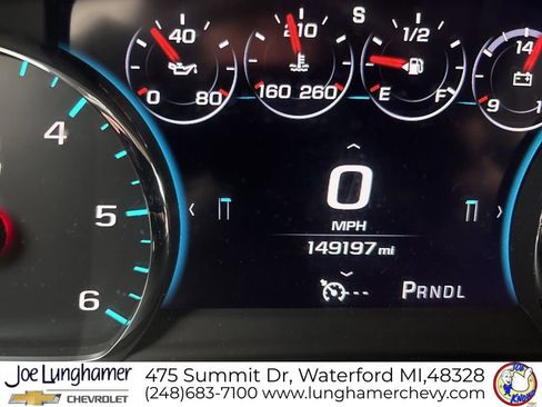 Used 2017 Chevrolet Suburban LT w/ LT Signature Package image 32