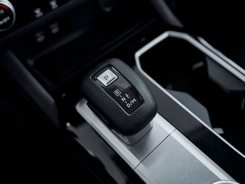 Used 2025 Mitsubishi Outlander ES image 51