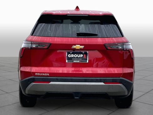 Used 2026 Chevrolet Equinox LT FWD image 5