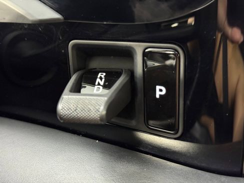 Used 2020 Porsche Taycan image 24