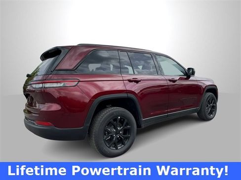 New 2025 Jeep Grand Cherokee Altitude image 8