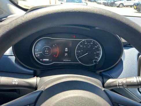 Used 2025 Nissan Versa SV FWD image 35