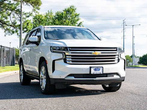 Used 2021 Chevrolet Tahoe High Country w/ Premium Package AWD/4WD image 3