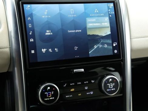 Used 2021 Land Rover Discovery HSE R-Dynamic image 16