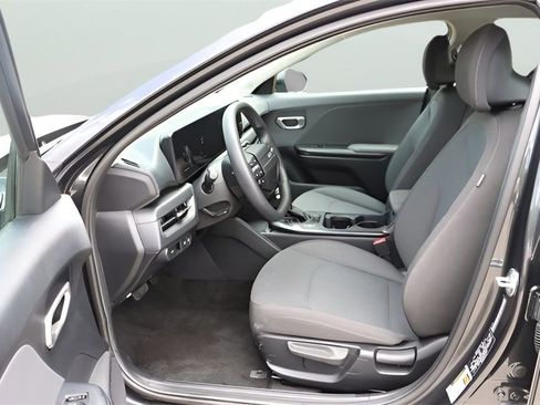 Certified 2025 Kia K4 LXS w/ Lane Assist, Heated Mir image 9