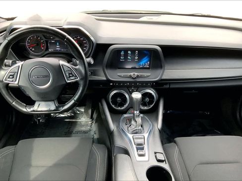 Used 2018 Chevrolet Camaro LT RWD image 15