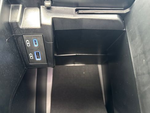 Used 2024 Toyota Sienna XSE image 28