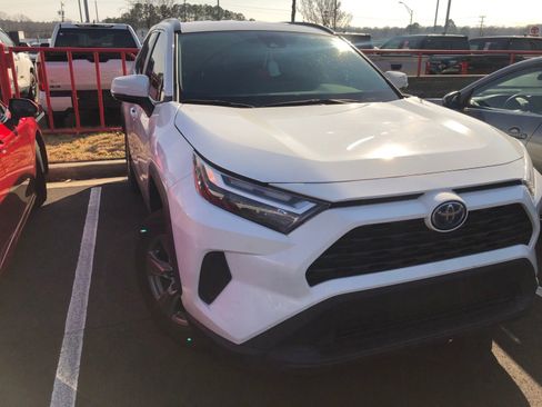 Used 2024 Toyota RAV4 XLE image 3