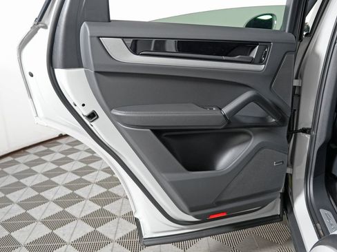 New 2026 Porsche Cayenne Coupe image 33