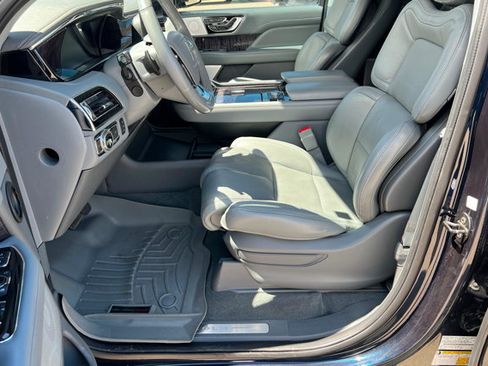 Used 2021 Lincoln Navigator Reserve w/ Luxury Package AWD/4WD image 17
