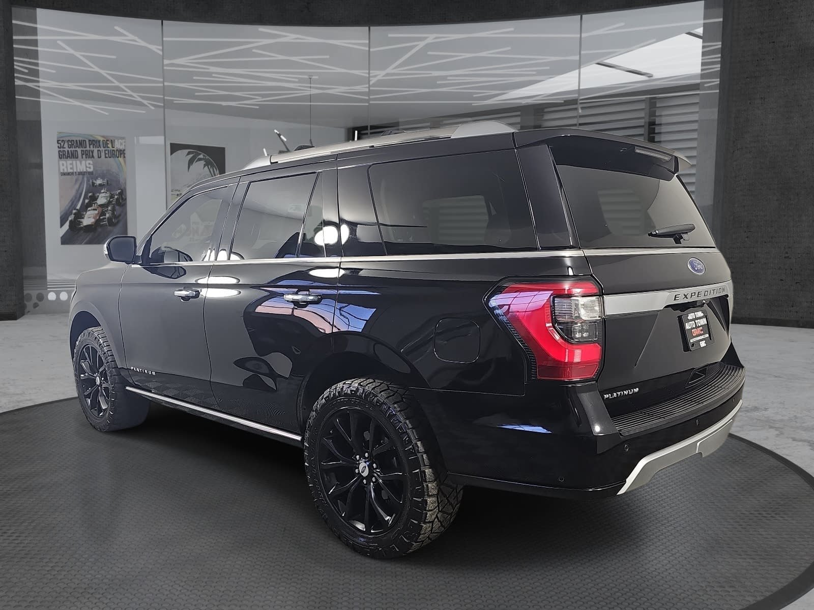 Used 2019 Ford Expedition Platinum AWD/4WD image 7