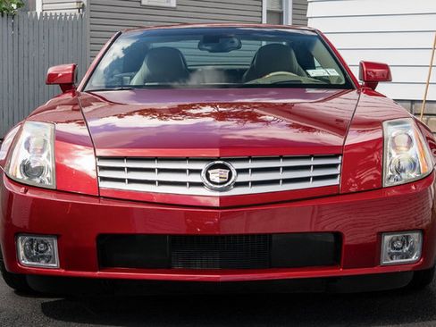 Used 2005 Cadillac XLR RWD image 21