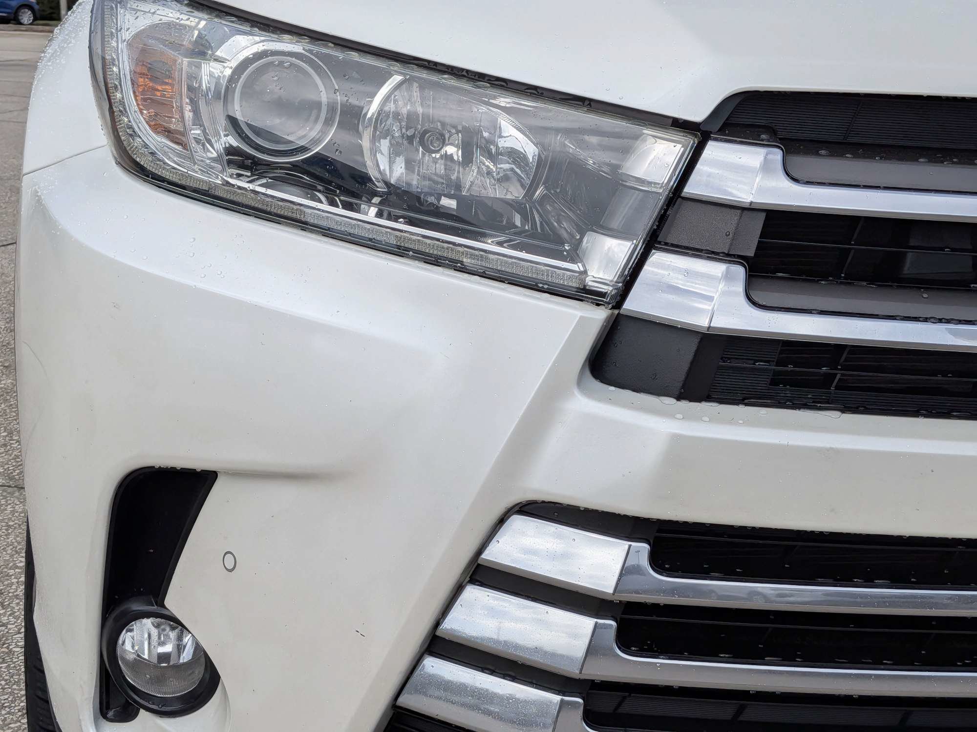 Used 2018 Toyota Highlander Limited Platinum FWD image 10