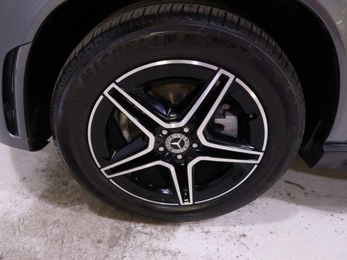 Used 2022 Mercedes-Benz GLE 350 4MATIC w/ AMG Line Exterior image 10