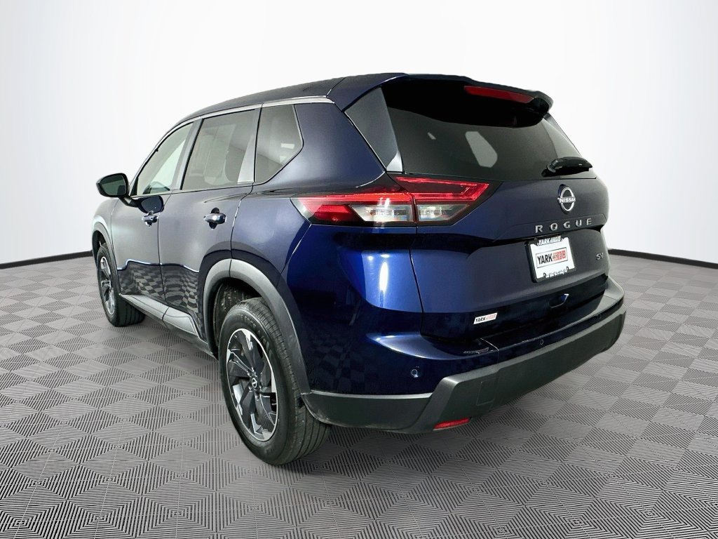 Used 2024 Nissan Rogue SV FWD image 8
