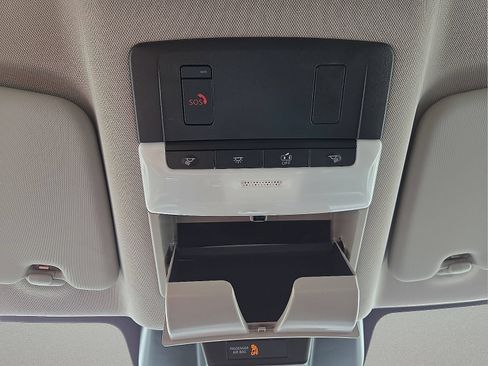 Used 2025 Nissan Rogue SV FWD image 20