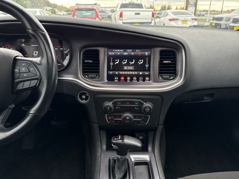 Used 2018 Dodge Charger SXT Plus w/ Blacktop Package image 24